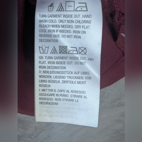 Quacker Factory 1X Rhinestone Studded Grommets Burgundy - Picture 8 of 11